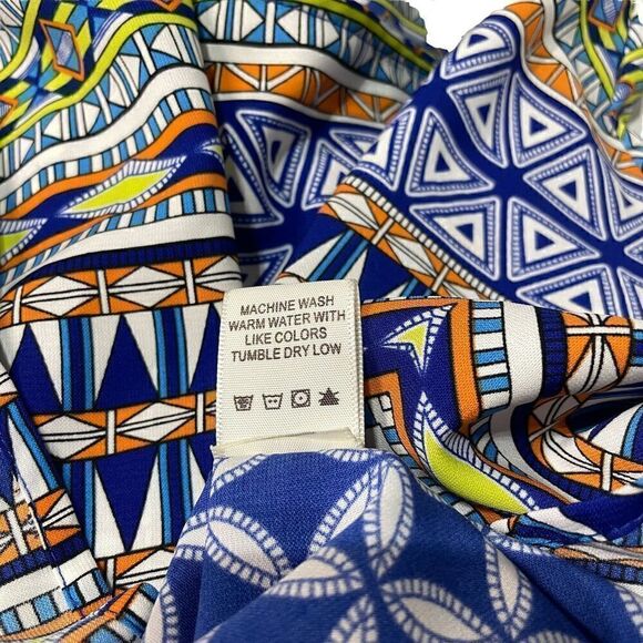 Miami Women’s Geometric Pattern Blouse Size Medium - Picture 10 of 14